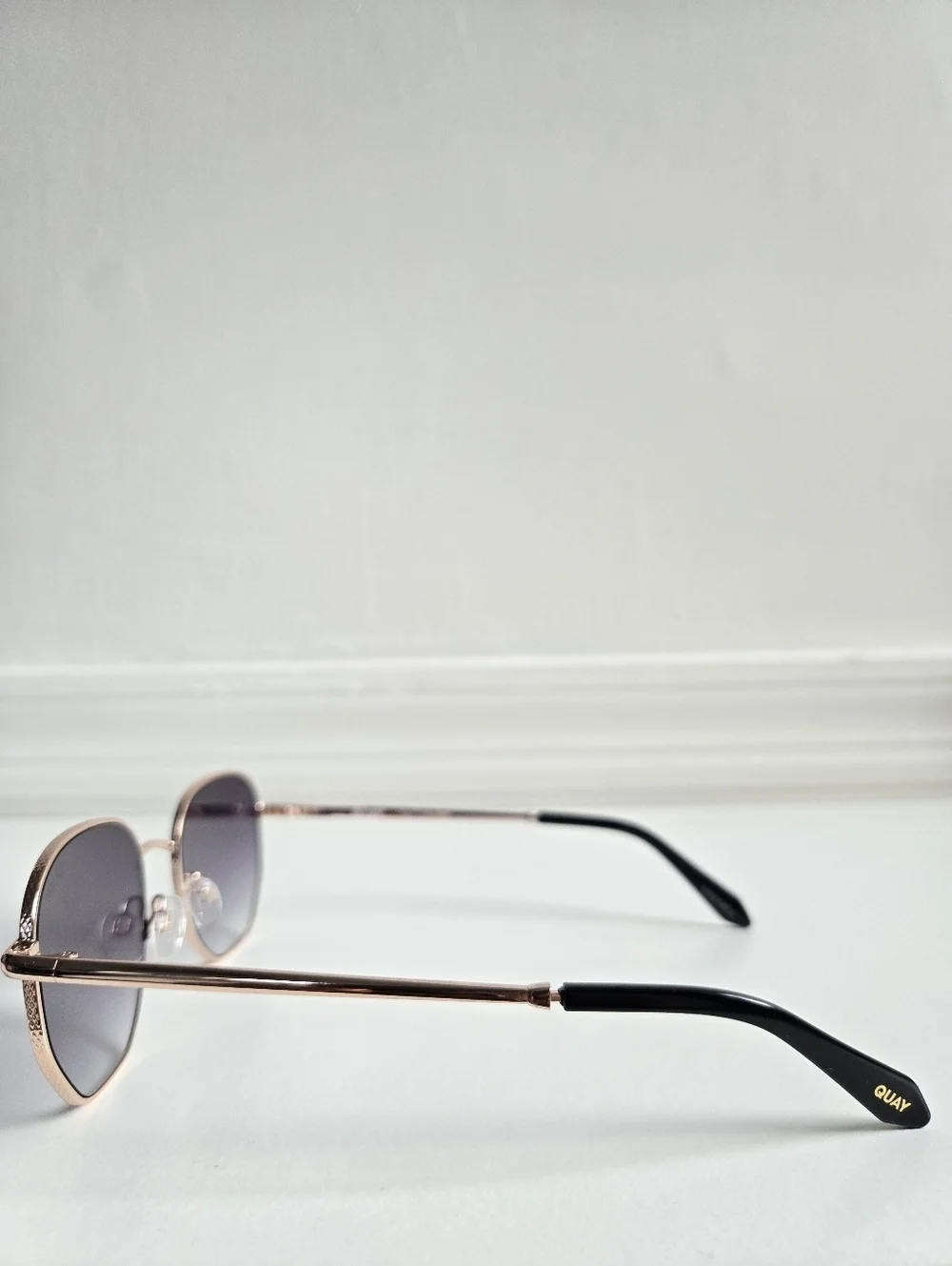 New Quay Australia Unisex Big Time Texture Gold Frame/Smoke Lens Sunglasses